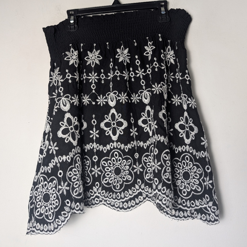 Parker Skirt Embroidered Eyelet Scallop Hem Smock Waist Black White Sz S